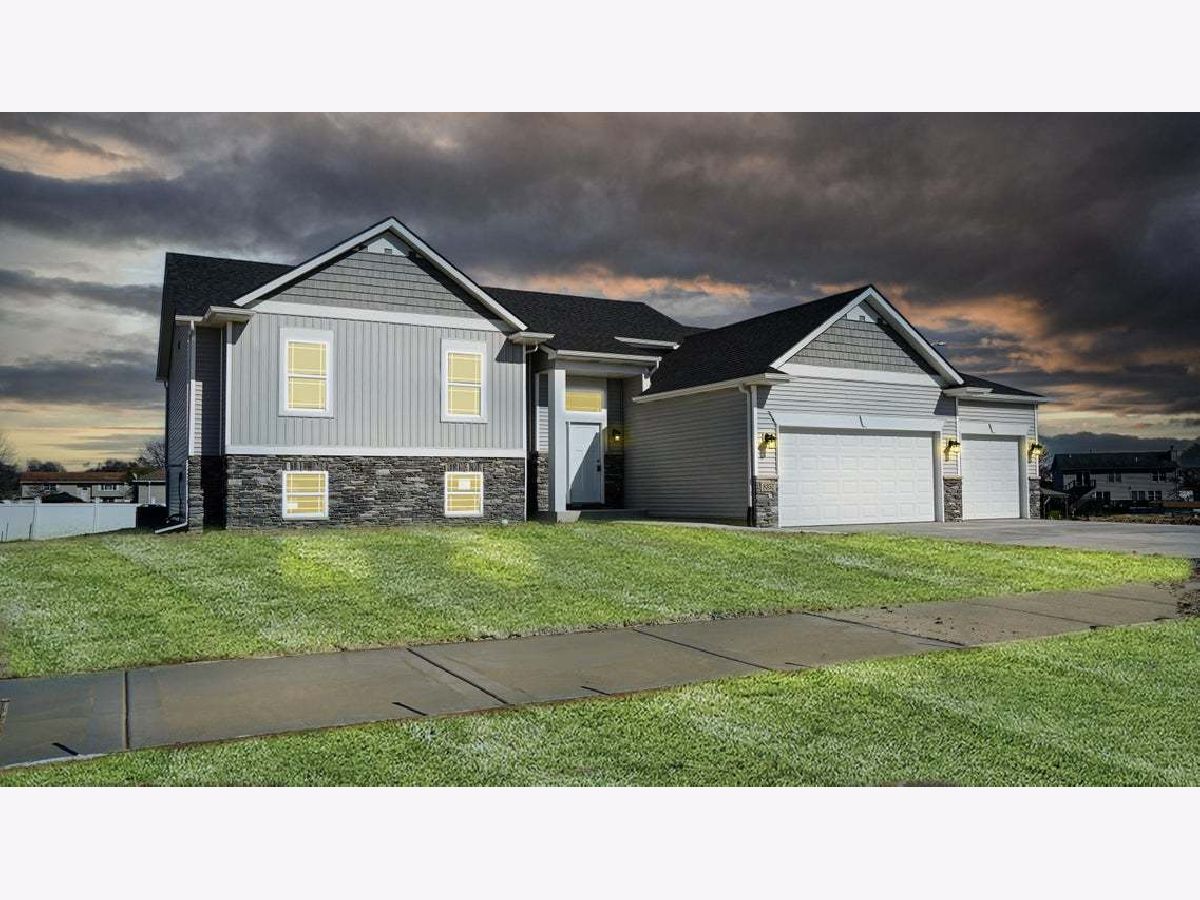  For Sale Merrillville Indiana, 8246 Dylan Drive