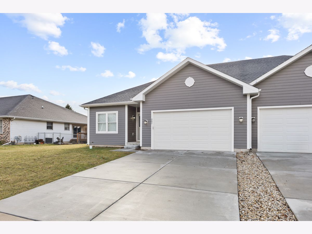  Sold Hampshire Illinois, 207 Julie