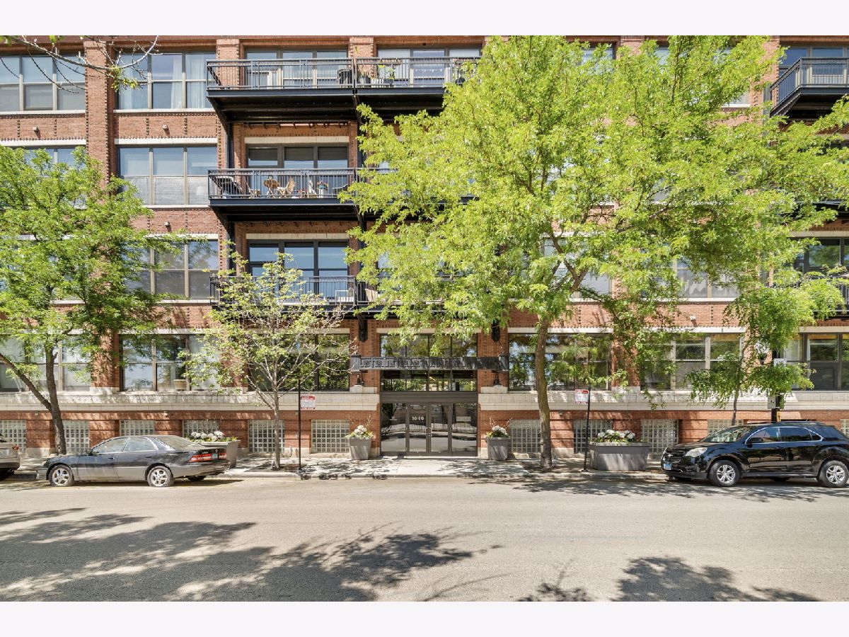  Sold Chicago Illinois, 1040 Adams