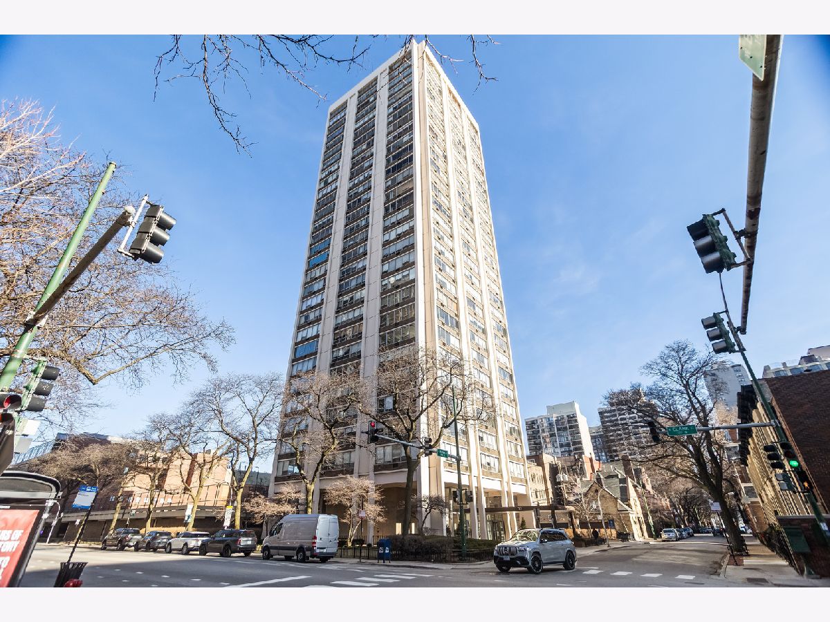  For Sale Chicago Illinois, 70 Burton Place