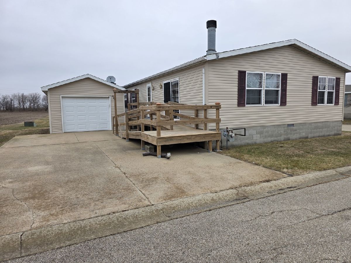  For Sale Chenoa Illinois, 106 Champion Drive