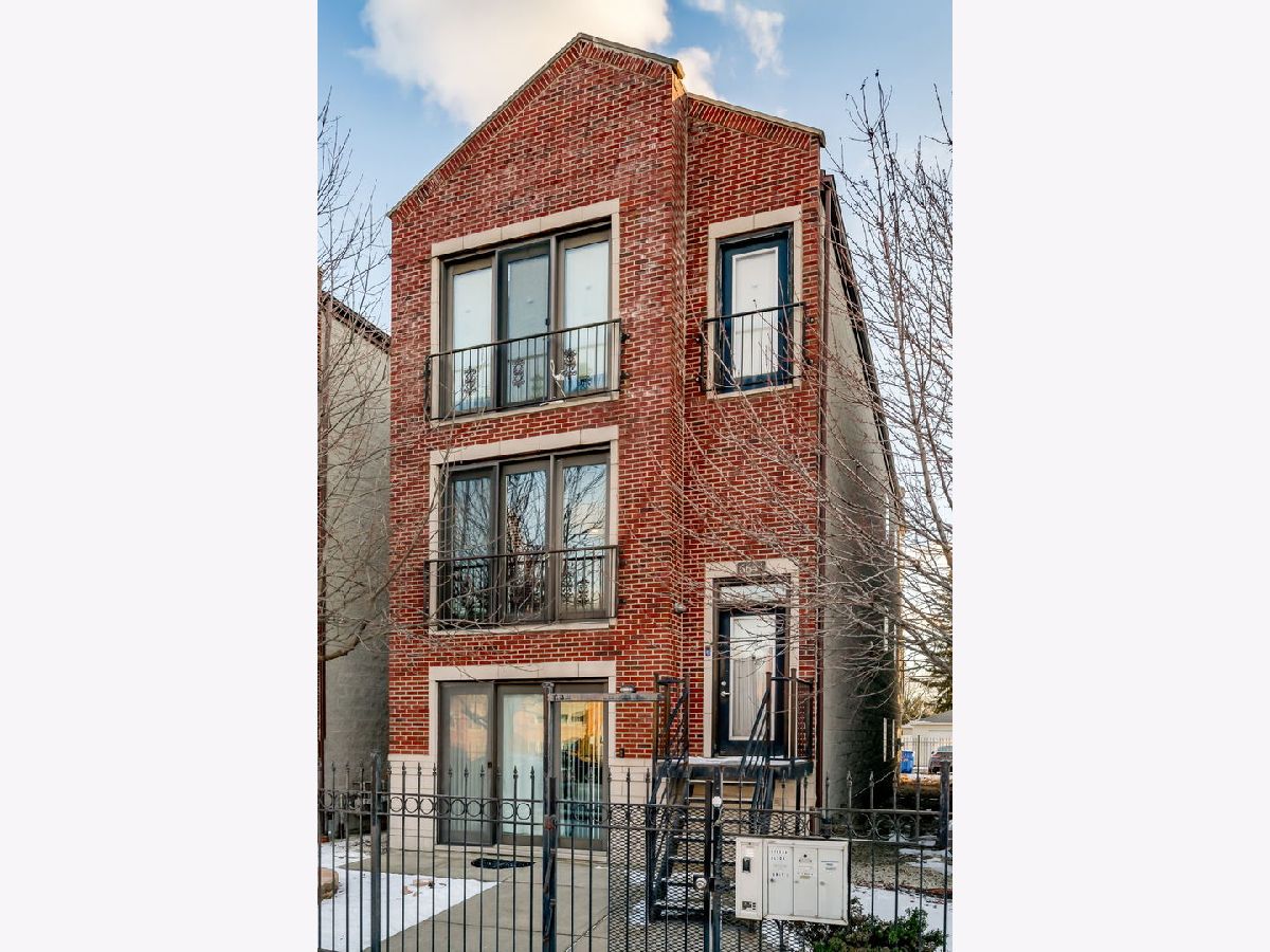  Rented Chicago Illinois, 6641 Belmont