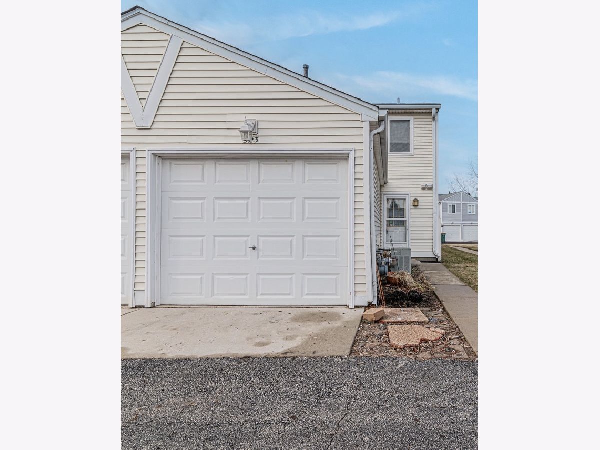  For Sale Round Lake Beach Illinois, 523 Meadow Green Lane