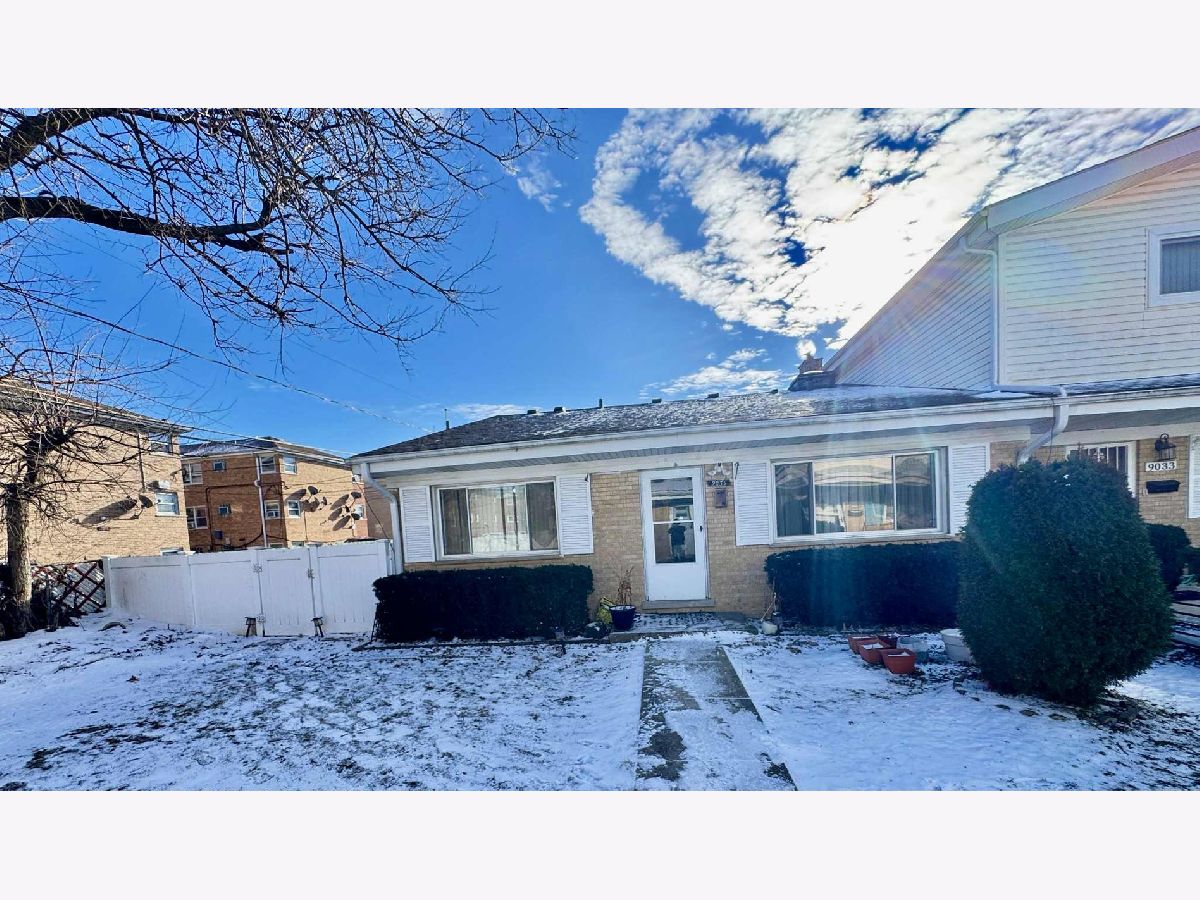  For Sale Niles Illinois, 9035 Clifton Avenue