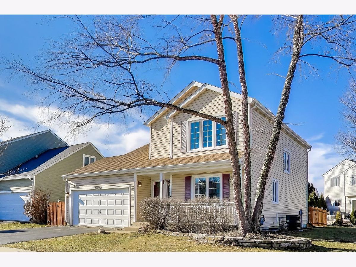  For Sale Lake In The Hills Illinois, 5335 Lansbury Circle