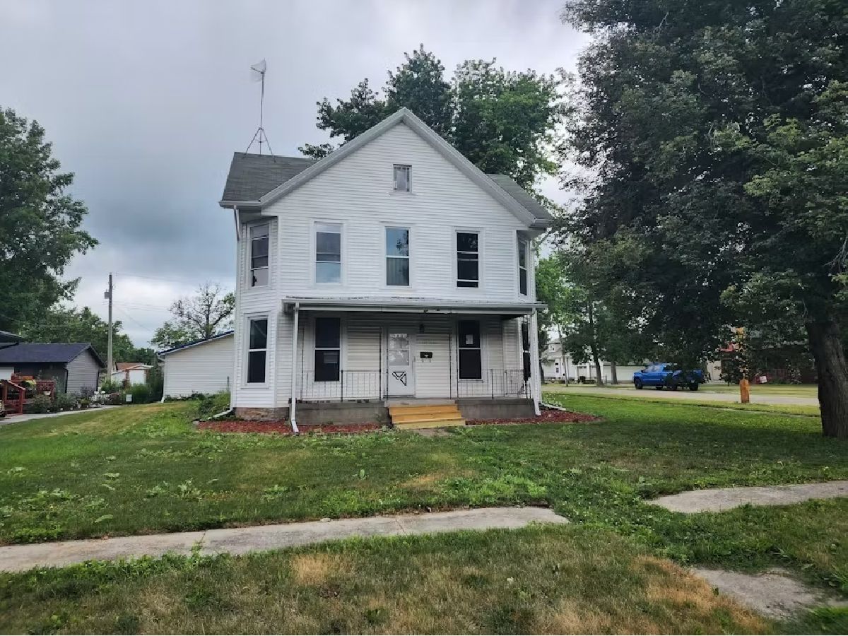  For Sale Bellflower Illinois, 110 Vine Street
