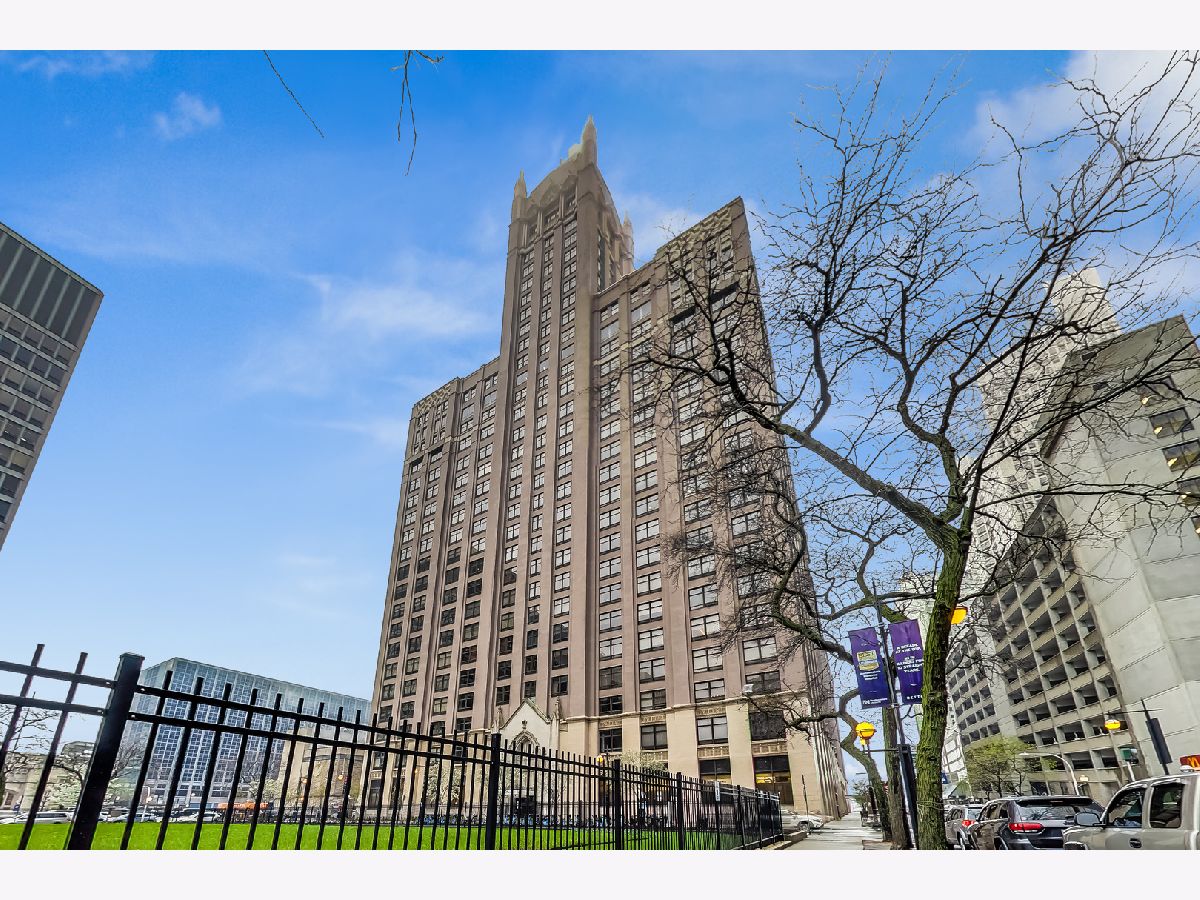  For Sale Chicago Illinois, 680 Lake Shore Drive