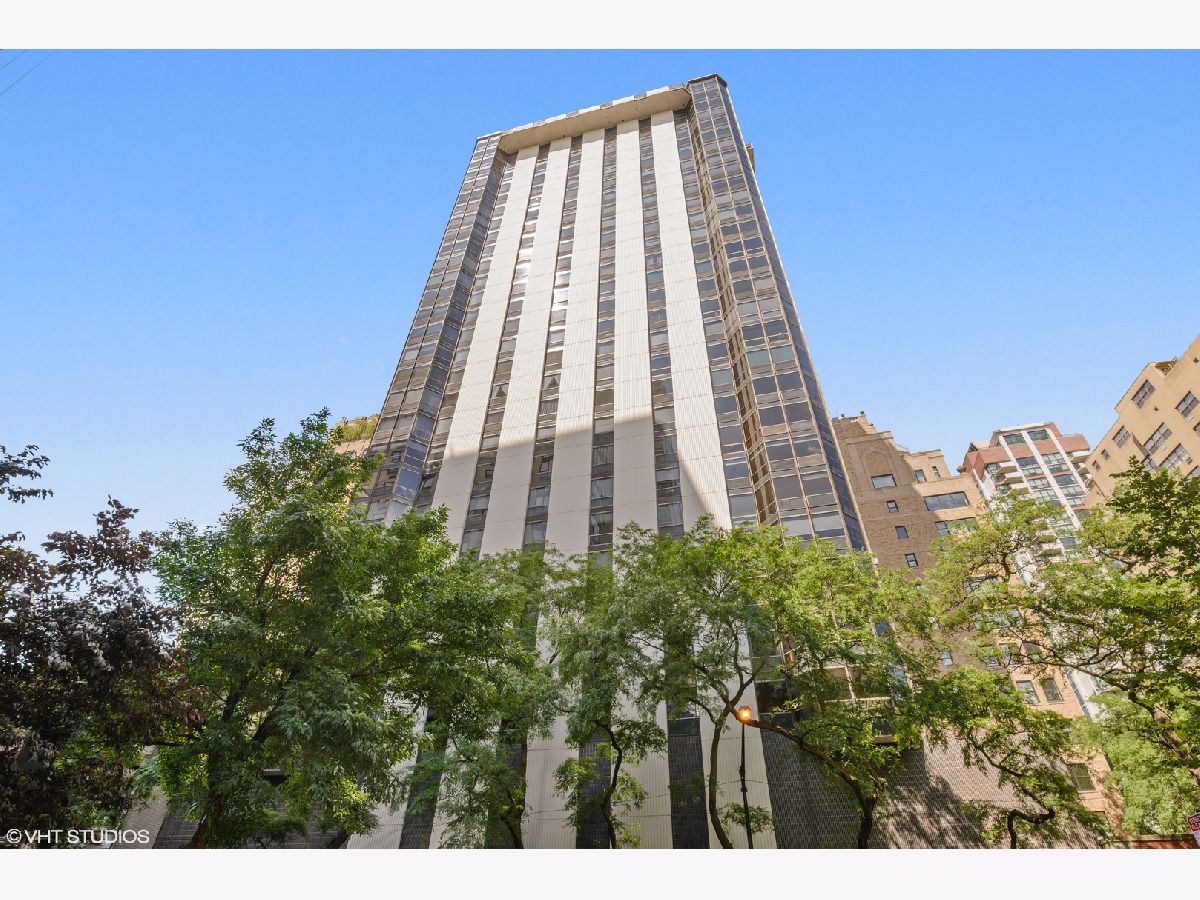  For Sale Chicago Illinois, 1310 Ritchie Court