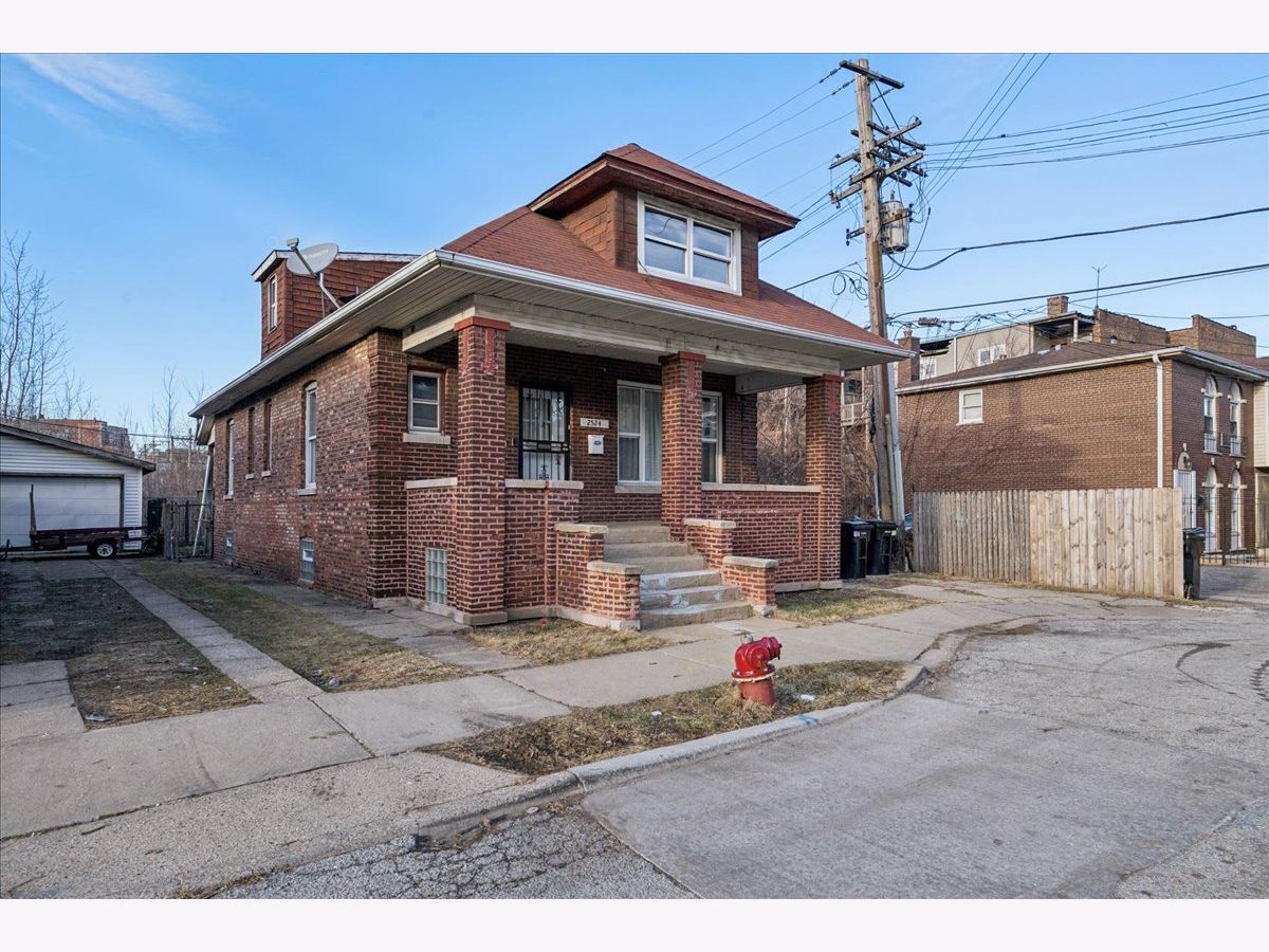  For Sale Chicago Illinois, 2524 72nd Place