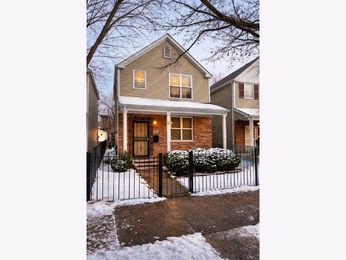  For Sale Chicago Illinois, 1507 Avers Avenue