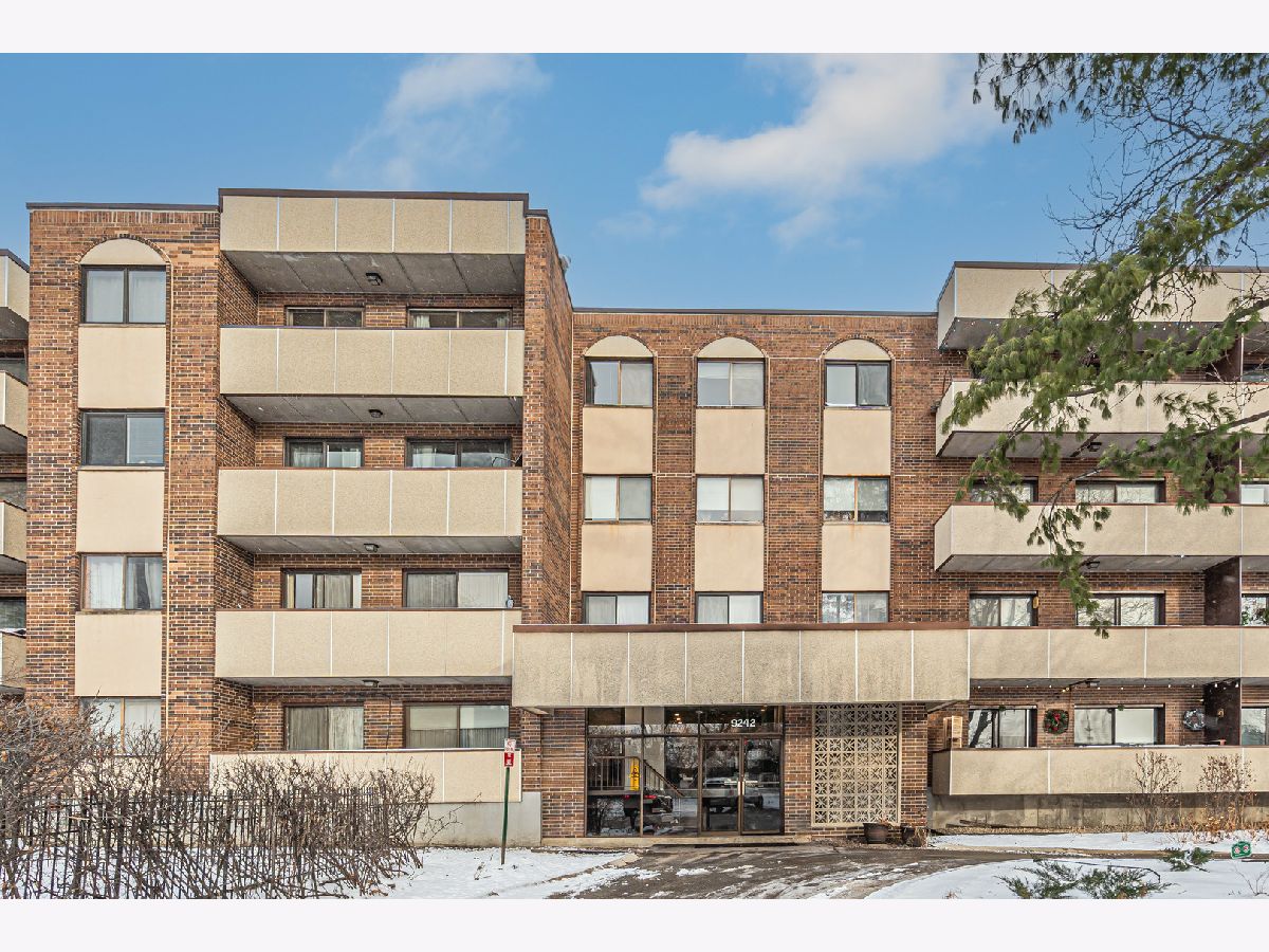  For Sale Skokie Illinois, 9242 Gross Point Road