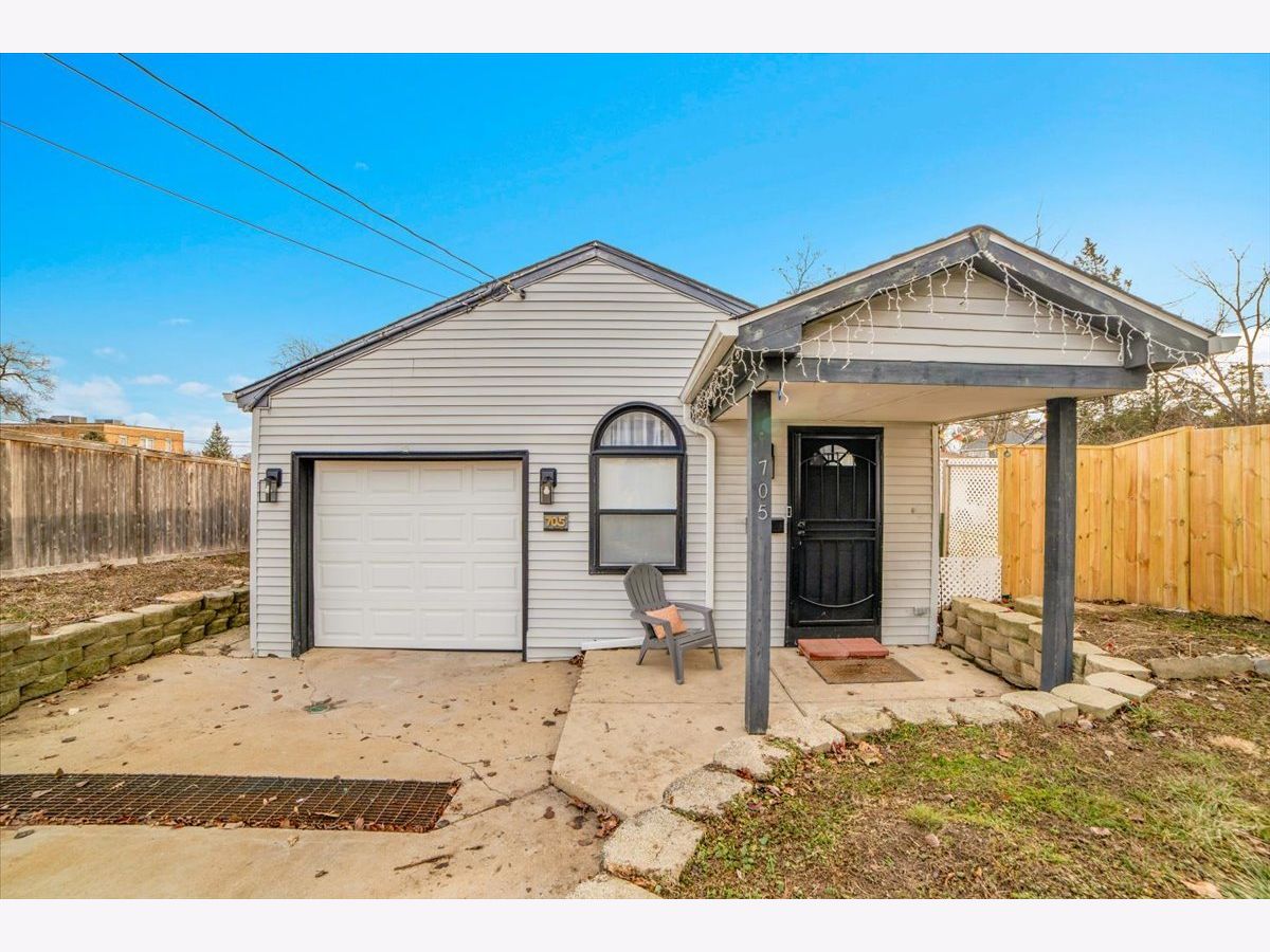 For Sale Lemont Illinois, 705 State Street