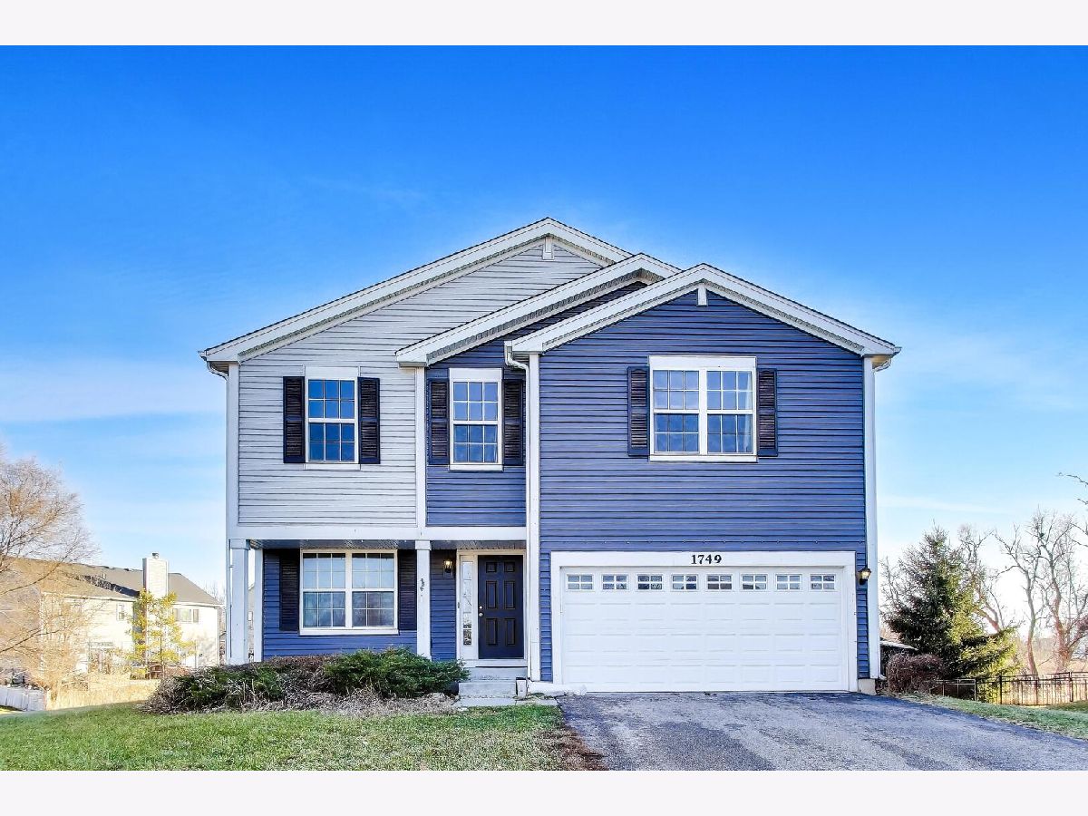  For Sale Antioch Illinois, 1749 Serenity Court