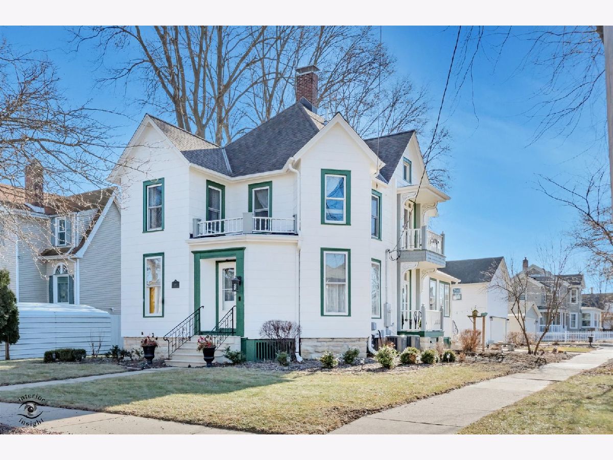  For Sale Ottawa Illinois, 303 Prospect Avenue