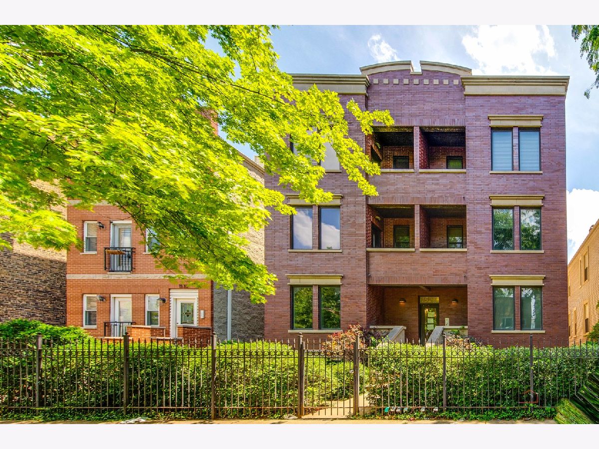  For Sale Chicago Illinois, 1529 Artesian Avenue