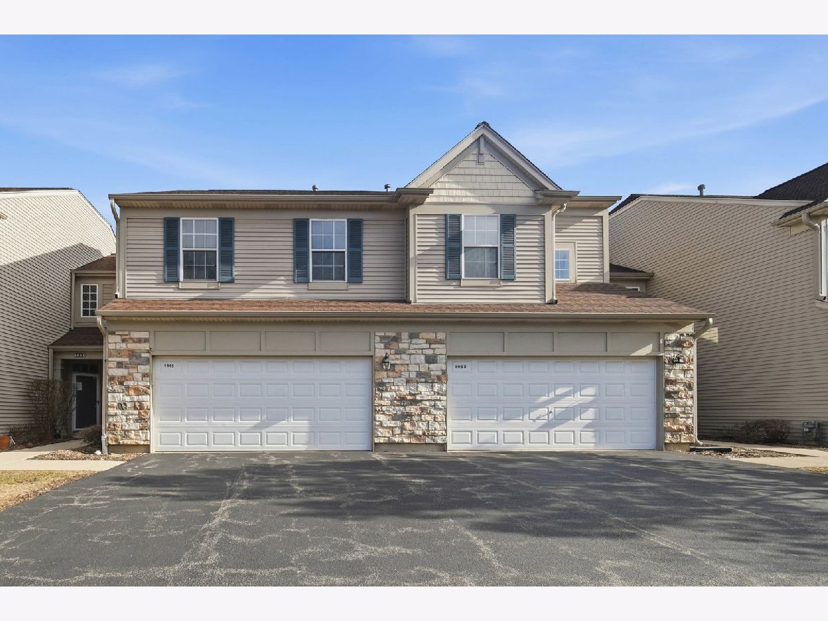  For Sale Grayslake Illinois, 1095 Ellsworth Drive