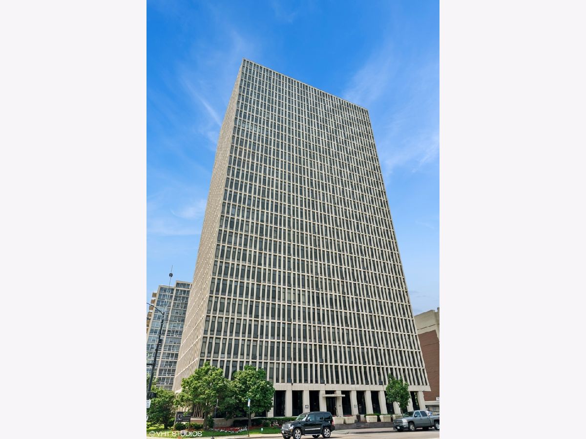  For Sale Chicago Illinois, 6700 South Shore Drive