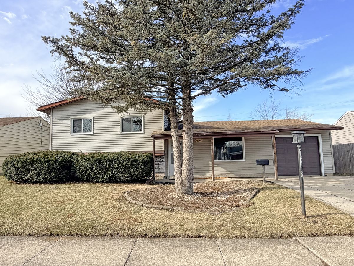  For Sale Oak Forest Illinois, 16908 Laramie Avenue