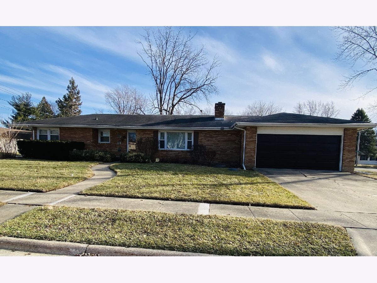  For Sale Rochelle Illinois, 201 Janet Avenue