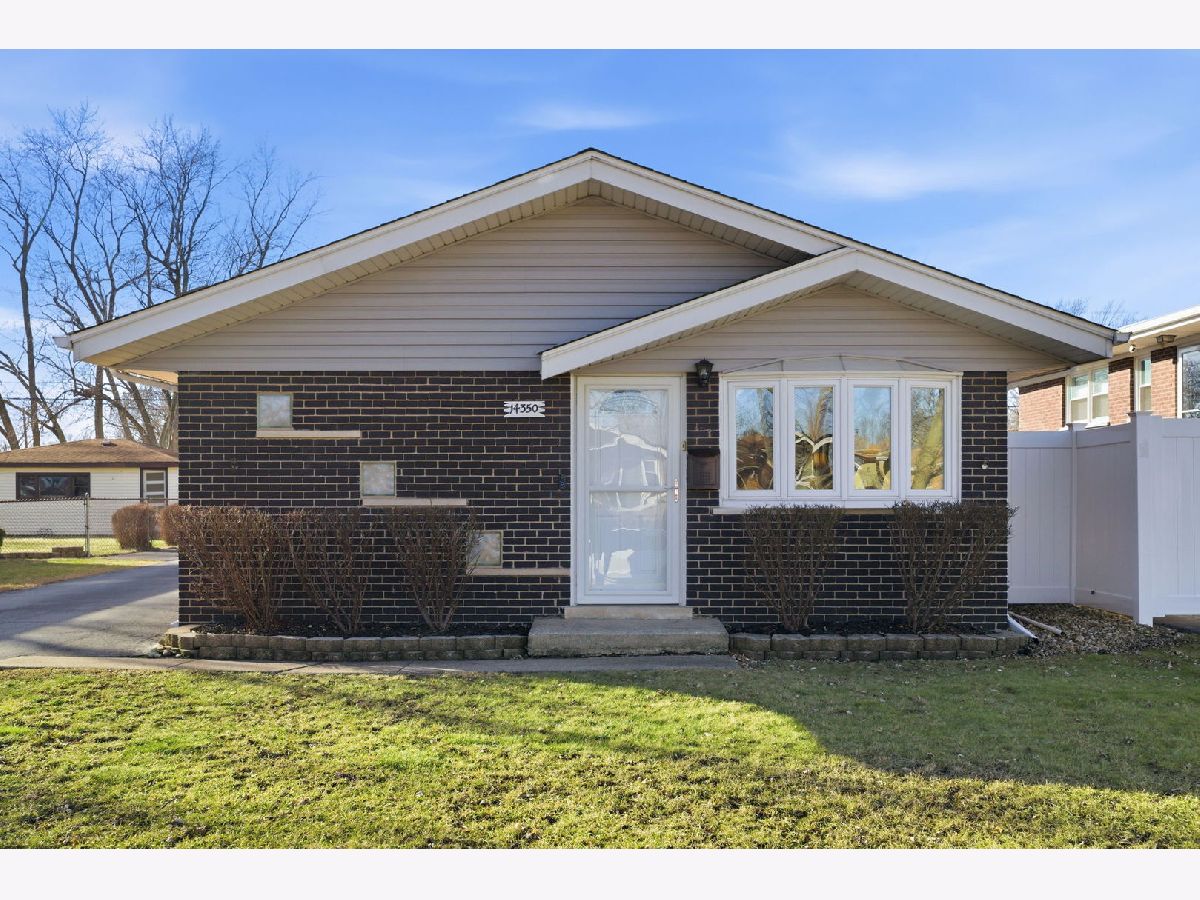  For Sale Midlothian Illinois, 14350 Kildare Avenue