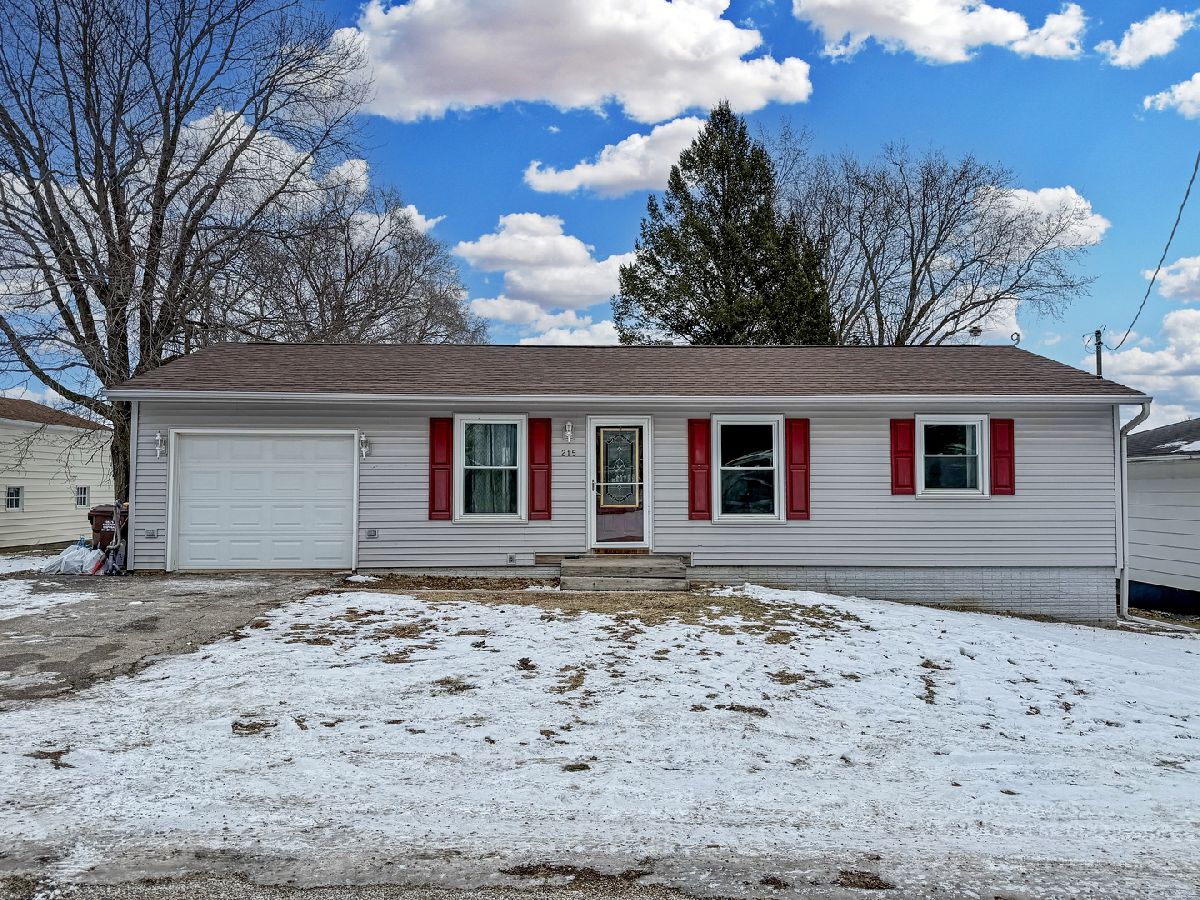  Sold Dakota Illinois, 215 Baird