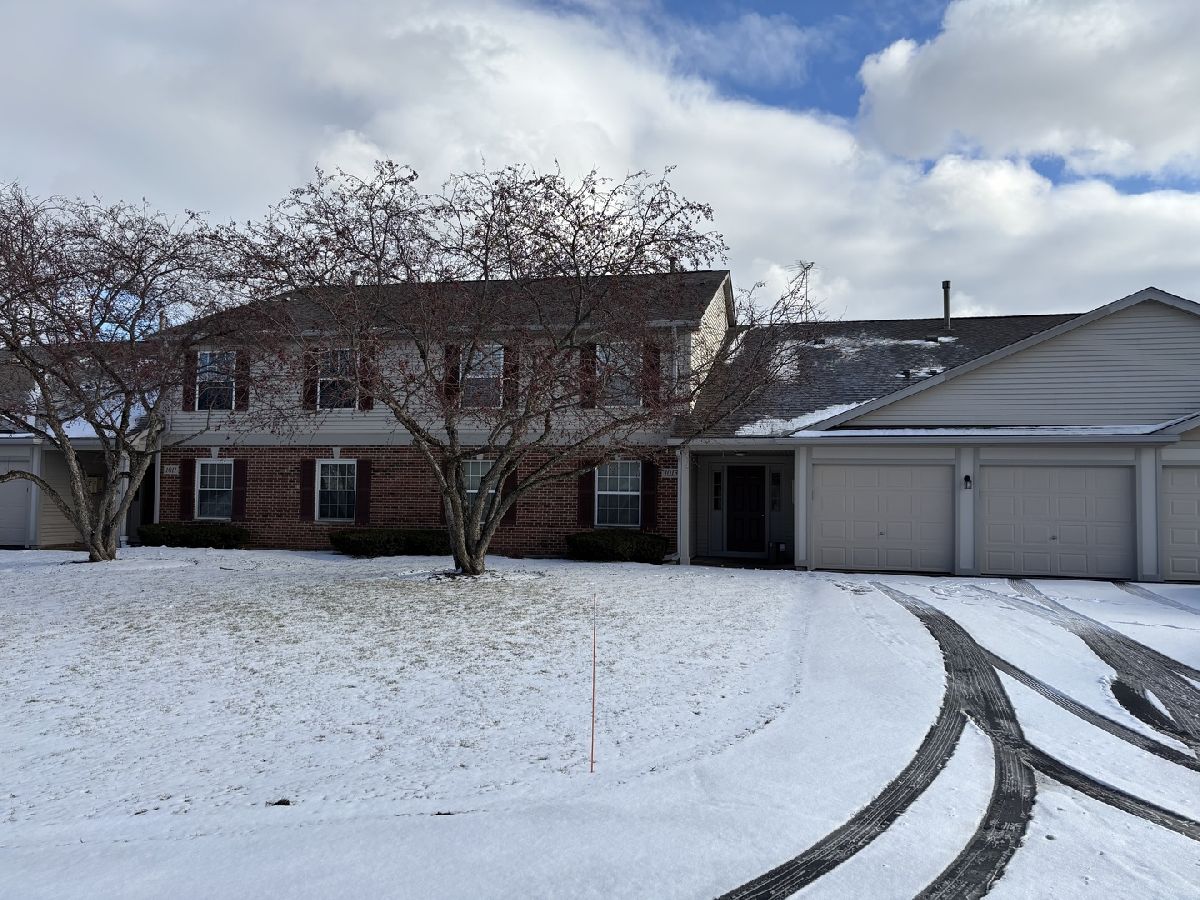 Condos & Townhomes For Sale Oakwood Hills Elgin Illinois