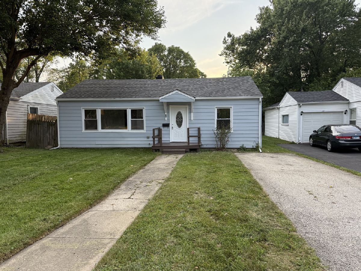  For Sale Mundelein Illinois, 16 Midland Avenue