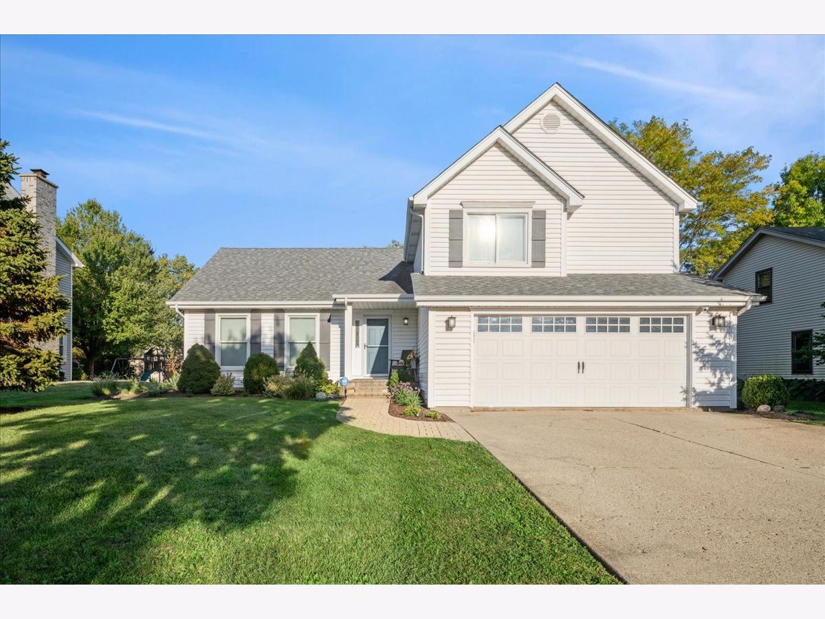 For Sale Lake Zurich Illinois, 1110 Cedar Creek Drive