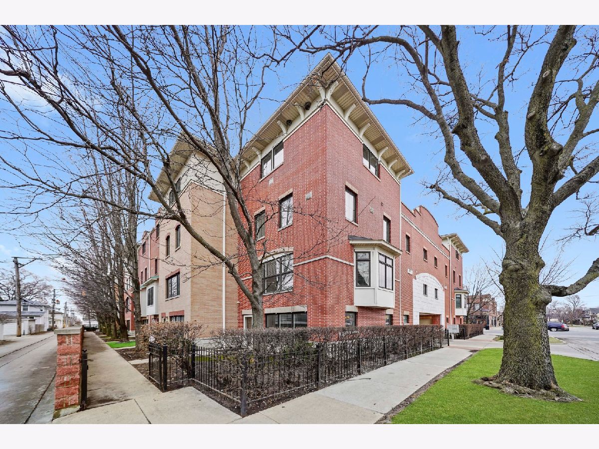  For Sale Oak Park Illinois, 1192 Clarence Avenue