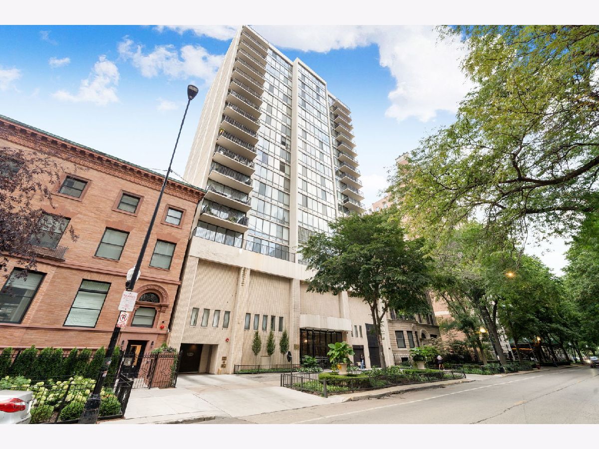  For Sale Chicago Illinois, 1516 State Parkway