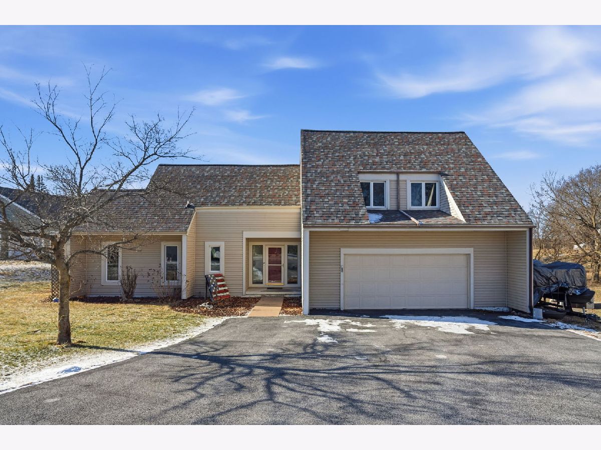  For Sale Sherrard Illinois, 302 Fyre Lake Drive