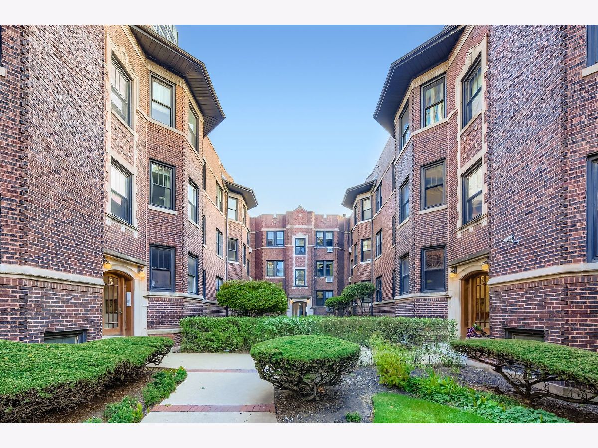  For Sale Chicago Illinois, 539 Addison Street