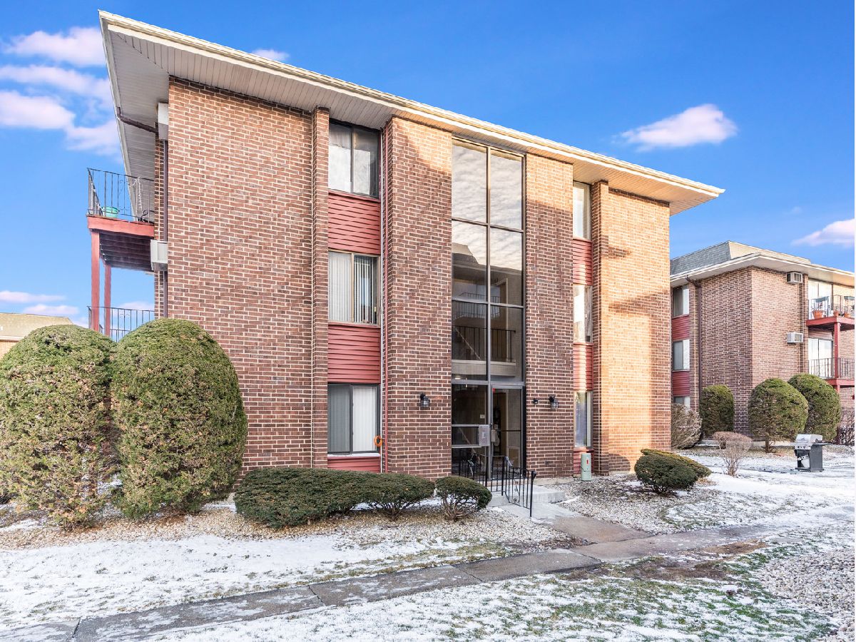  For Sale Oak Forest Illinois, 15818 Terrace Drive