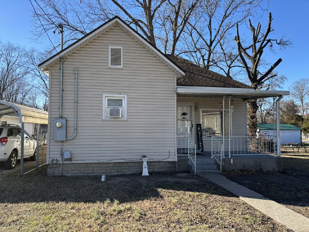  Sold Benton Illinois, 403 Layman