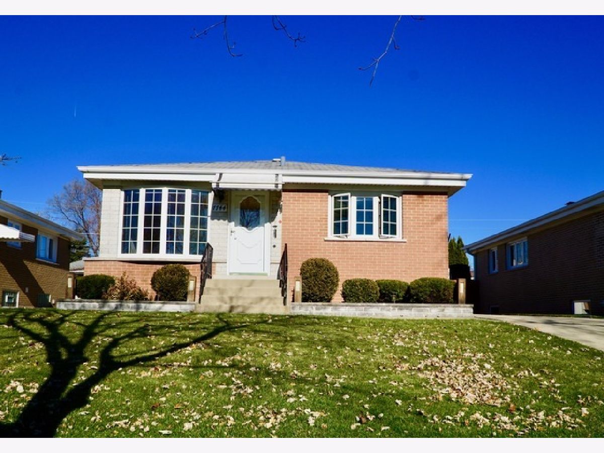  Rented Norridge Illinois, 7744 Strong