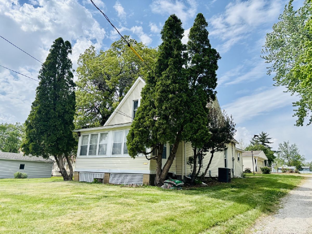  For Sale Kewanee Illinois, 136 Mill Street