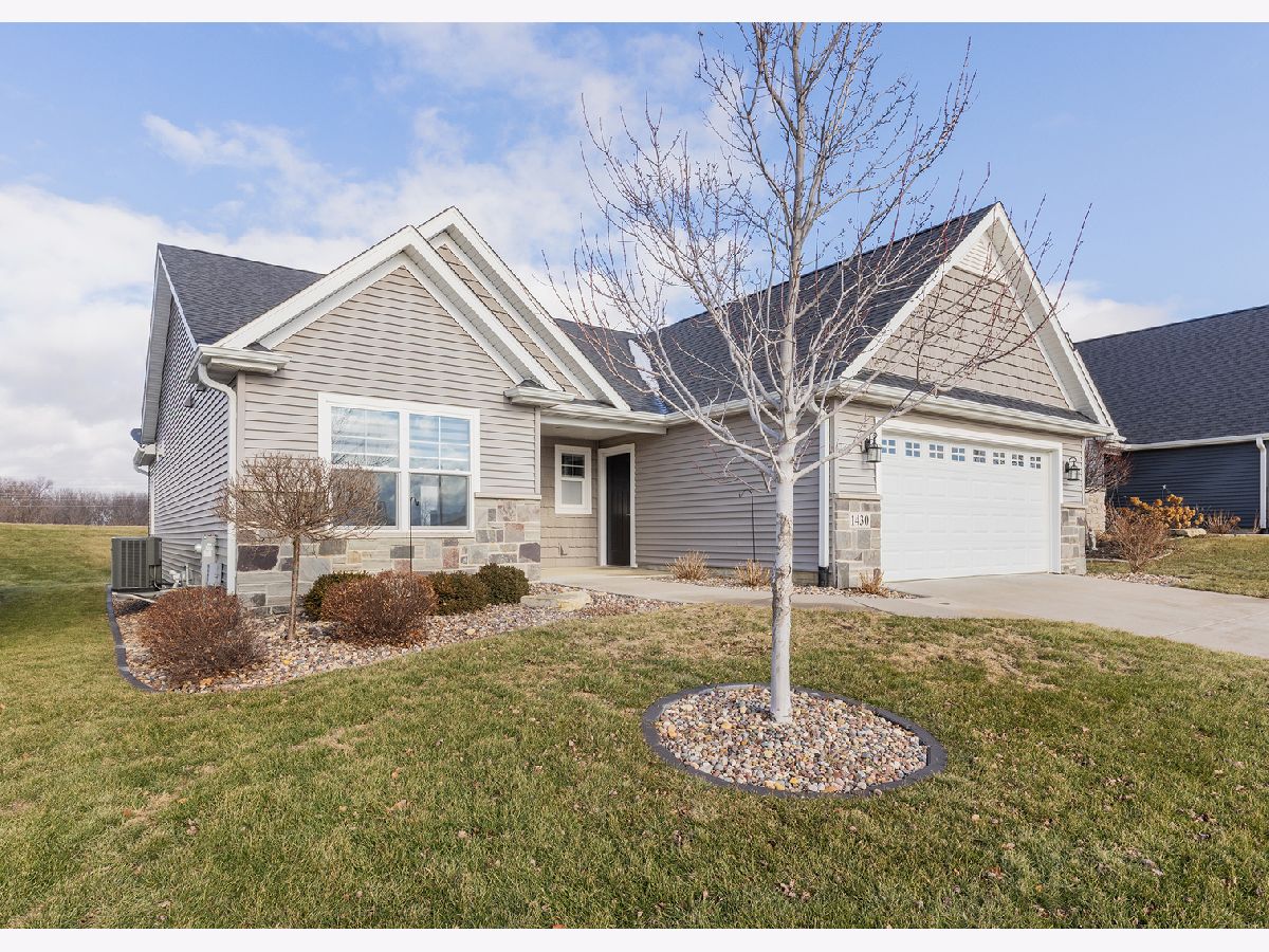  For Sale Davenport Iowa, 1430 Olde Brandy Lane