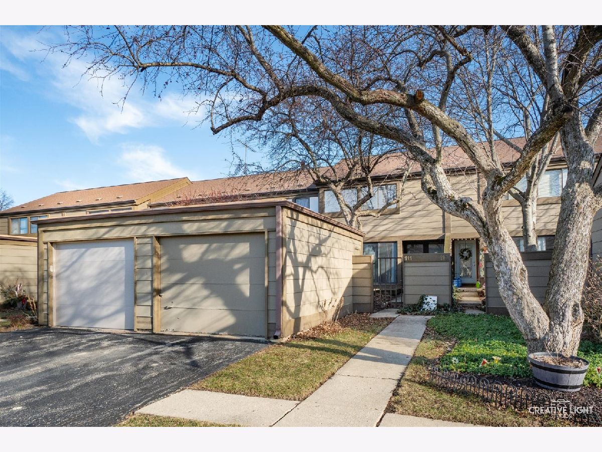  For Sale Geneva Illinois, 111 Aberdeen Court