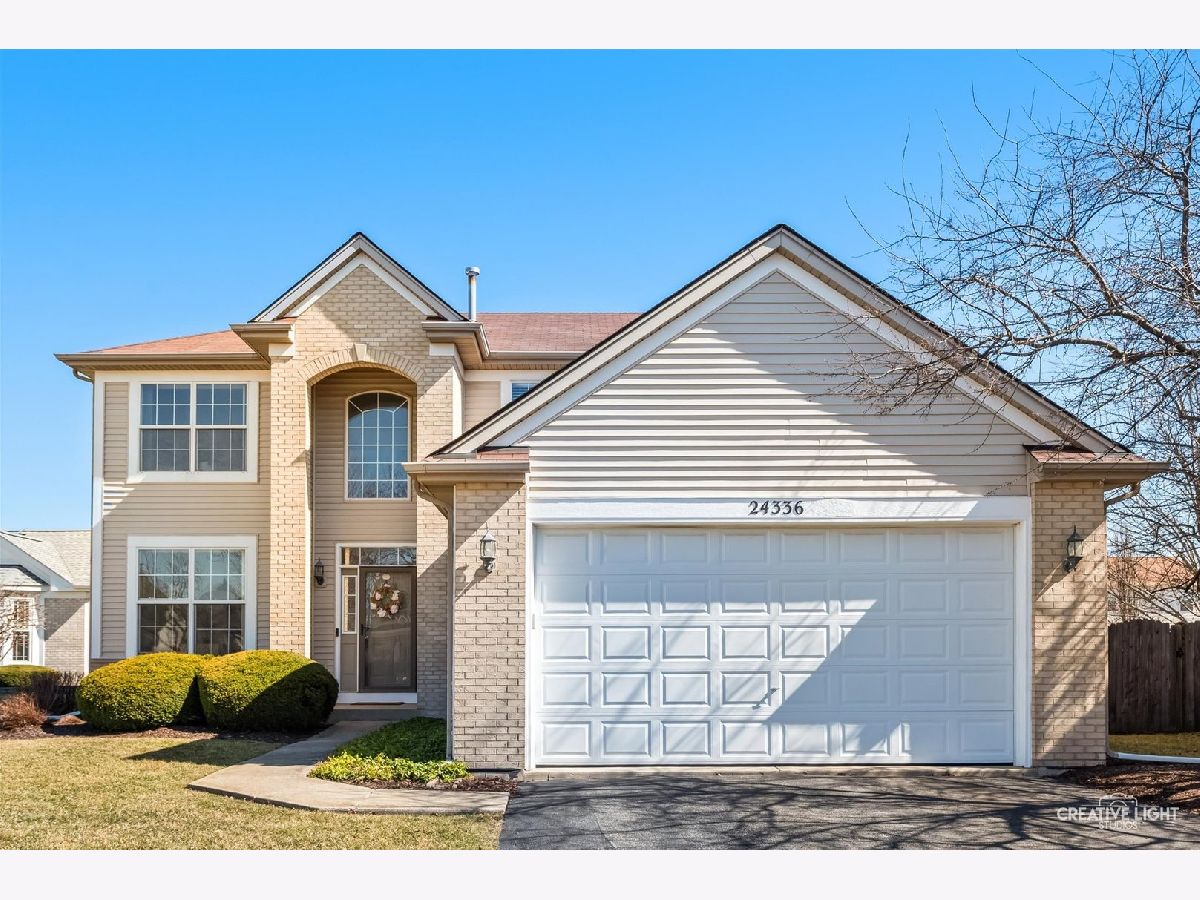 Homes & Townhomes & Condos For Sale Heritage Meadows Plainfield Illinois, 24336 Apple Tree Lane