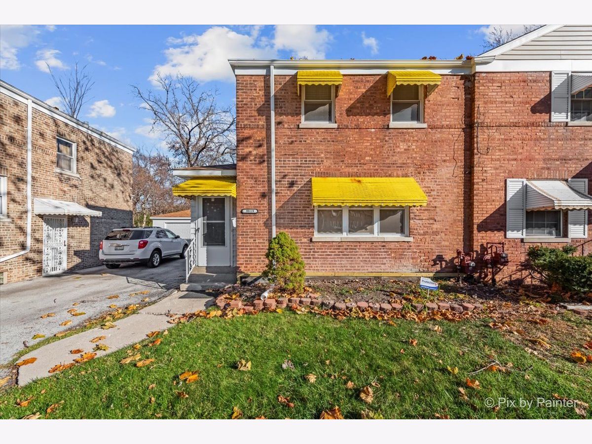  For Sale Chicago Illinois, 9819 Clyde Avenue