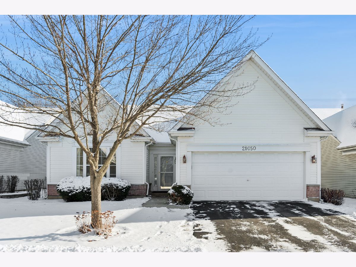 Townhomes & Condos & Homes For Sale Carillon Plainfield Illinois, 21050 Aspen Lane