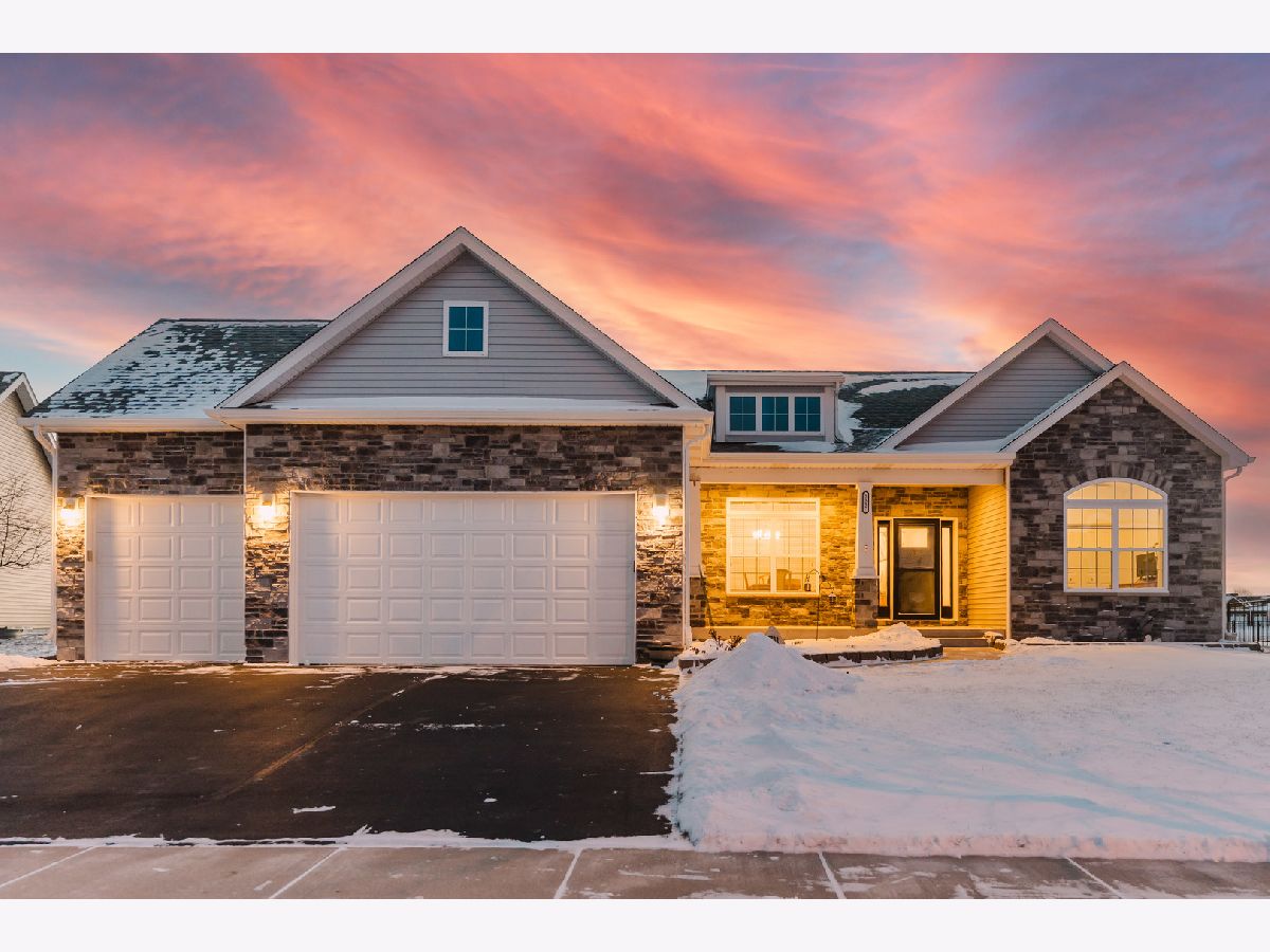  For Sale Sycamore Illinois, 2337 Coventry Circle