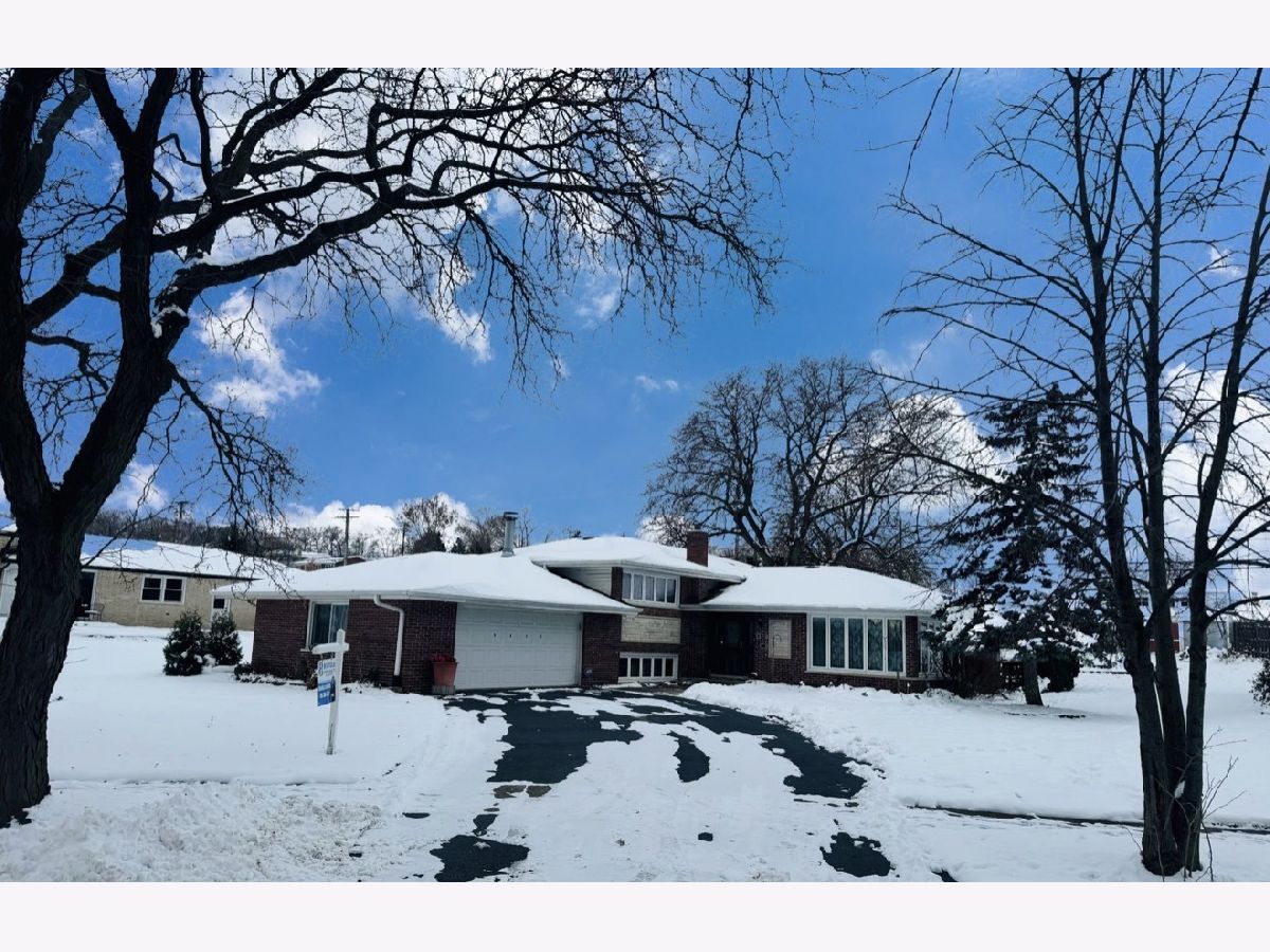  For Sale Hickory Hills Illinois, 8832 Pleasant Avenue