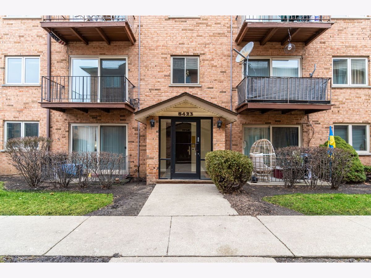  For Rent Chicago Illinois, 8423 Gregory