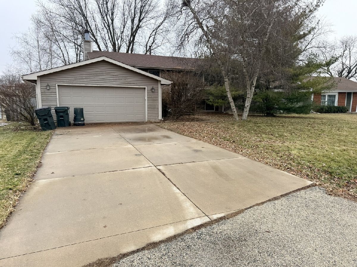  Sold Lindenhurst Illinois, 1807 Pinecrest