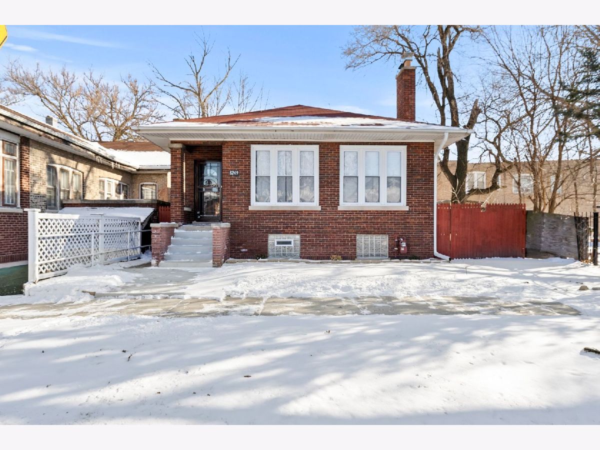 For Sale Chicago Illinois, 8249 Harper Avenue