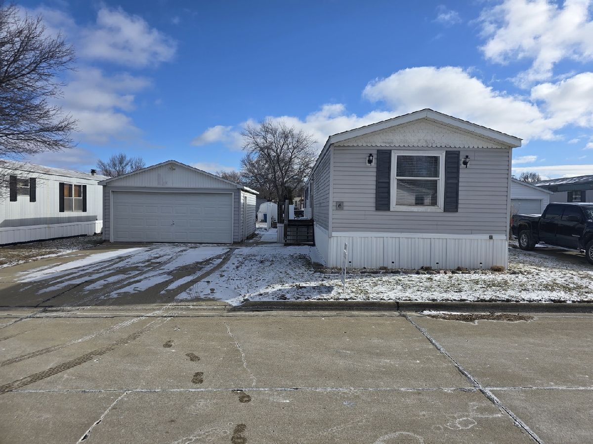  For Sale Bloomington Illinois, 6 Leo Drive