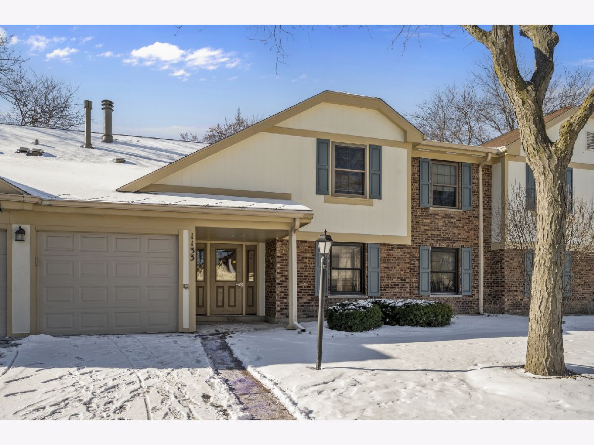  For Sale Wheeling Illinois, 1133 Hawthorne Court