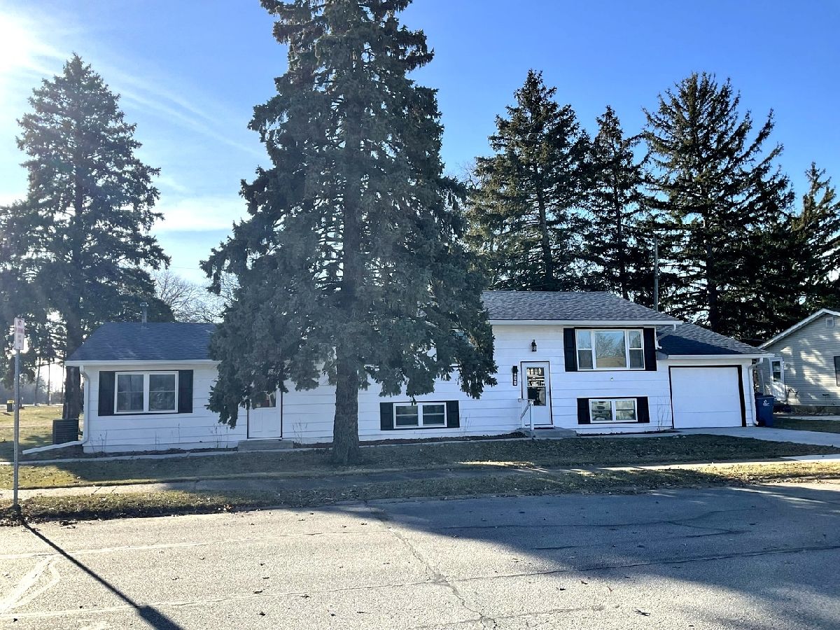  For Sale Eldridge Iowa, 101-103 Sheridan Street