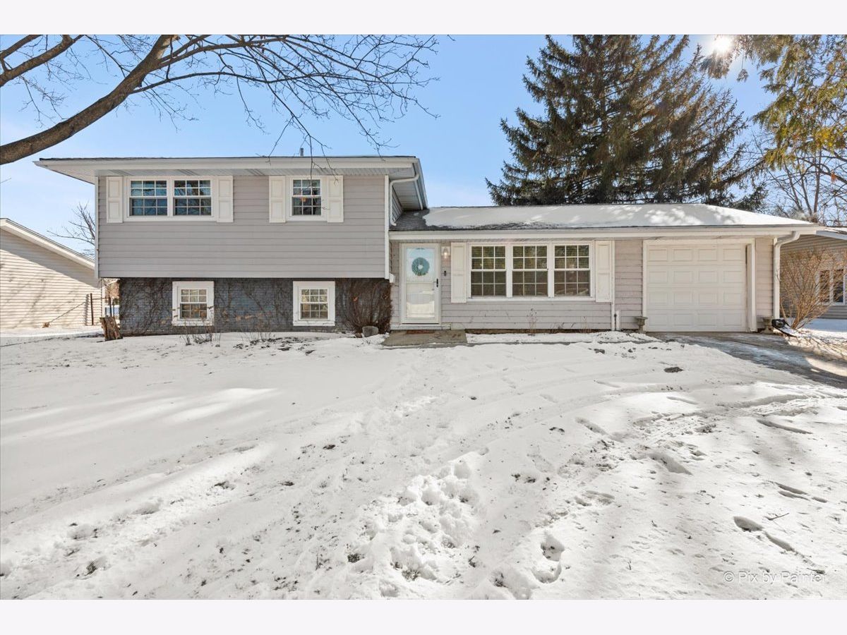 Homes & Condos & Townhomes For Sale Weathersfield Schaumburg Illinois, 1309 Radcliffe Lane